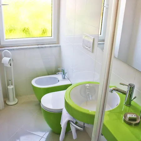 Bed & Breakfast Capri Inn 4*