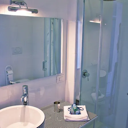 Capri Inn 4* קאפרי