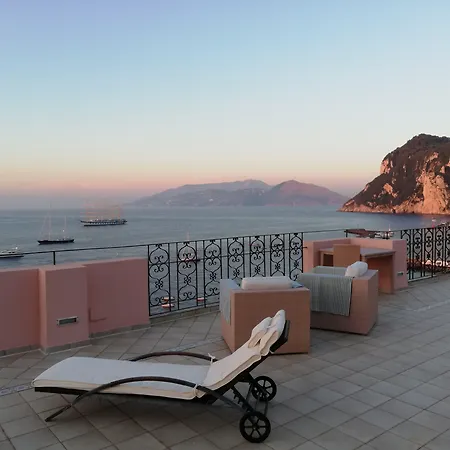 Capri Inn Bed & Breakfast 4*