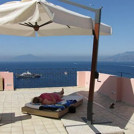 Capri Inn Nocleg ze śniadaniem