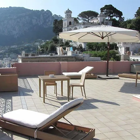 Capri Inn Nocleg ze śniadaniem 2*