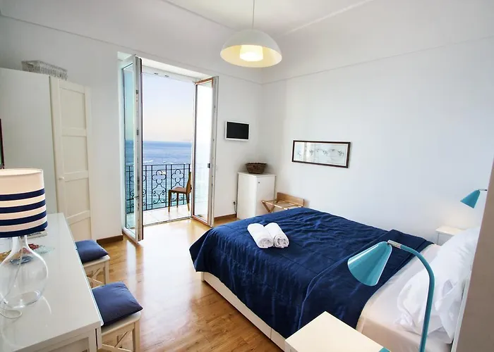 Capri Inn Bed & Breakfast 4*