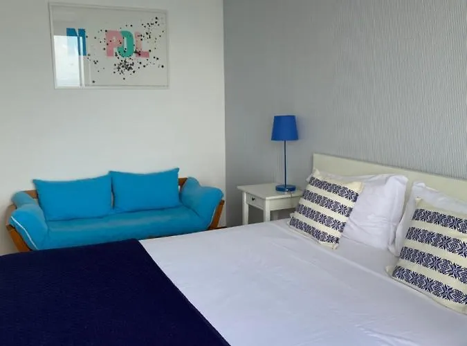 לינה וארוחת בוקר Capri Inn קאפרי