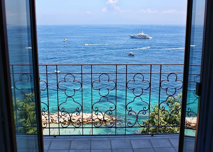 Capri Inn 4* קאפרי