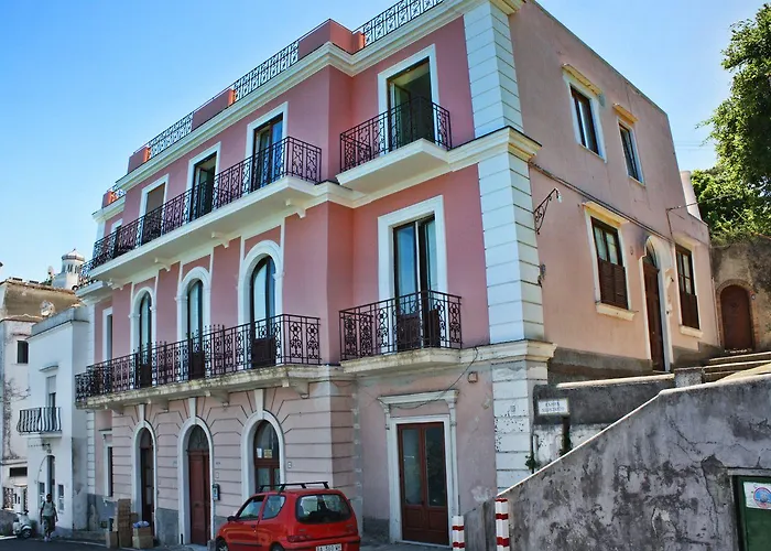 Capri Inn Bed & Breakfast 4*