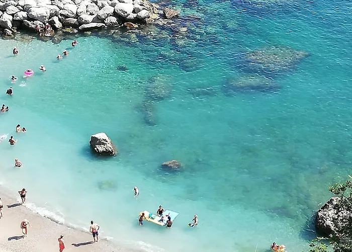 Capri Inn לינה וארוחת בוקר