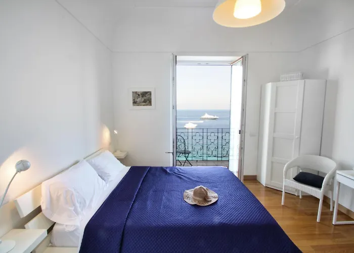 Capri Inn 4* קאפרי