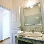 Bed and Breakfast Capri Inn 4*