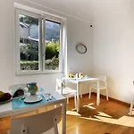 Bed and Breakfast Capri Inn 4*
