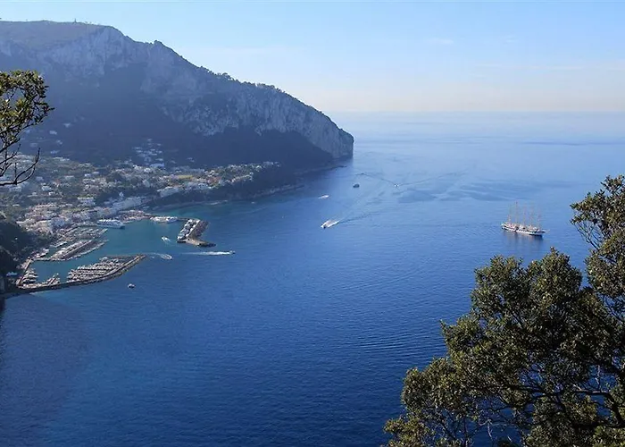 Capri Inn Bed & Breakfast 4*