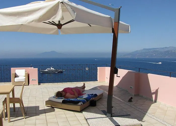 Capri Inn Couette-café